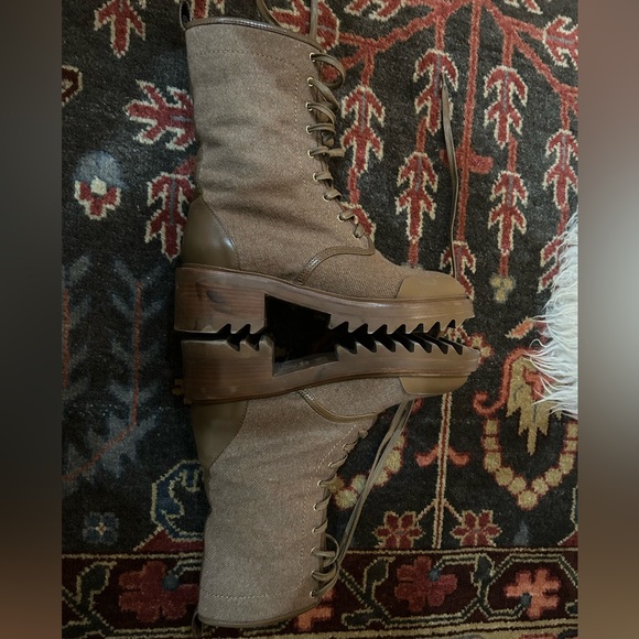 COPY - Tamara Mellon Runway Combat Boots 2” Platform Wool Leather Trim Women’s … - Picture 9 of 16